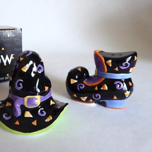 NEW 2003 SPOOKY HOLLOW WITCH HAT BOOT CERAMIC SALT PEPPER SHAKER SET - Picture 3 of 15